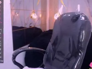 Freechat kat-abril18 on CamSoda