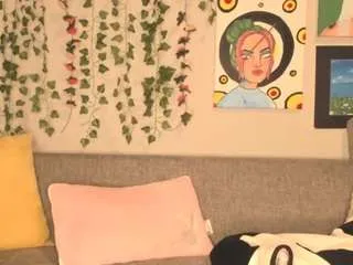 Freechat katinyellow on CamSoda