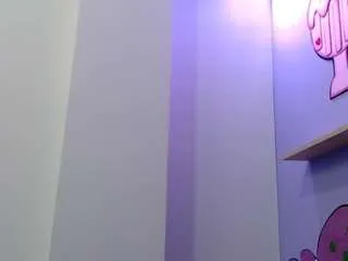 Offline katty18love18 on CamSoda