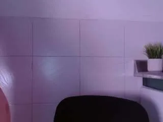 Freechat katyhanderson on CamSoda