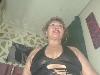 Freechat kazsandrah on CamSoda