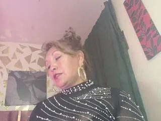 Freechat kazsandrah on CamSoda