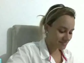 Offline kelayabrunette on CamSoda