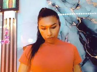 Freechat khiara-moretti on CamSoda