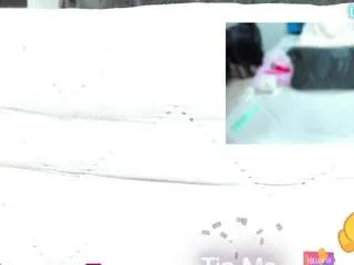 Freechat khloehermapridite on CamSoda