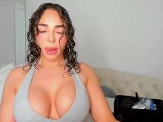 Freechat kimthedoll on CamSoda