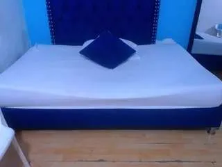 Offline kinky-redhead18 on CamSoda