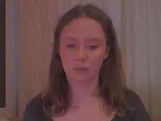 Offline kira-m on CamSoda