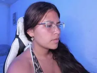 Offline lady-brownnnn on CamSoda