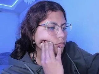 Offline lady-brownnnn on CamSoda