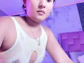 Freechat laly-cherry on CamSoda