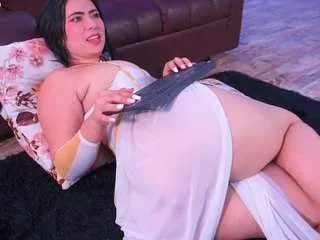 Offline lara-giraldo on CamSoda