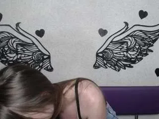 Offline larapika on CamSoda