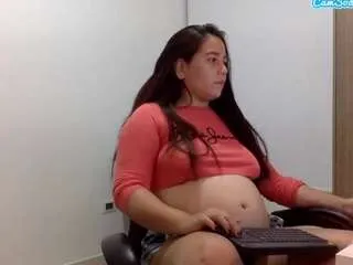 Freechat laura-d on CamSoda