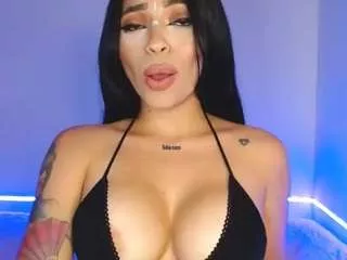 Freechat laurag4 on CamSoda