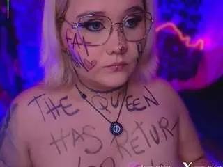 Offline lauratakint on CamSoda