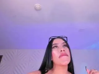 Freechat leahlombardi on CamSoda