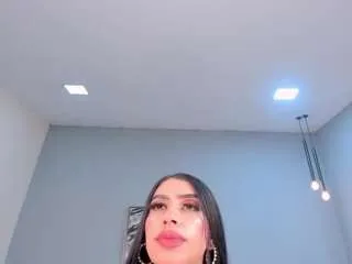 Freechat leahlombardi on CamSoda