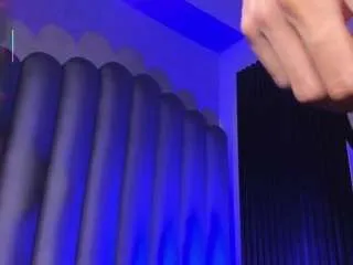 Freechat leo-hot23 on CamSoda