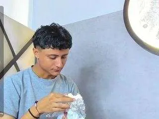 Freechat leo-hot23 on CamSoda