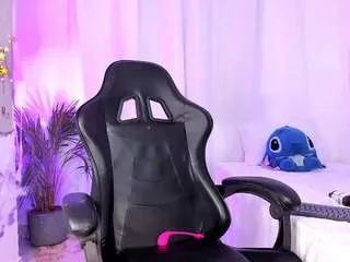 Offline lia-petite01 on CamSoda