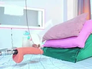 Offline liaantonela69 on CamSoda