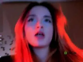 Freechat liana-kisses on CamSoda