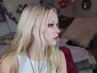 Freechat lilfknsquirt on CamSoda