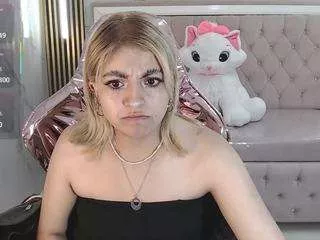 Freechat lili-conor-s on CamSoda