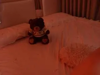 Offline lilycollins18 on CamSoda