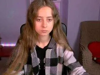 Offline lina-fox12 on CamSoda