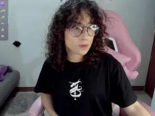 Offline little-ammy on CamSoda