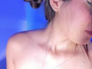 Freechat little-angels on CamSoda