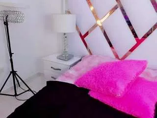 Offline little-mommy on CamSoda