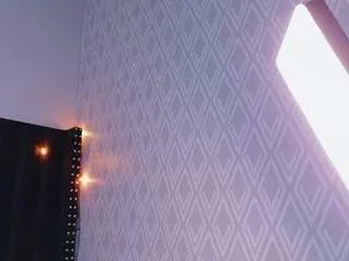 Freechat littleebluee on CamSoda