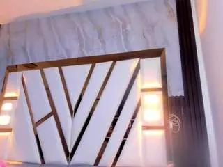 Freechat lola-hornei on CamSoda