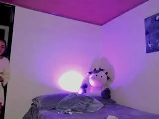 Freechat lola-leah on CamSoda