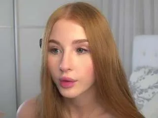 Freechat lorettafloor on CamSoda