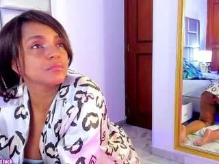 Offline lovely-nicki on CamSoda