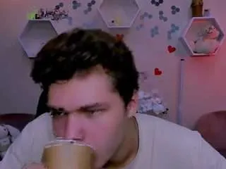 Freechat lucas-long on CamSoda