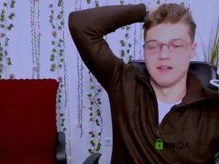 Freechat lucas-long on CamSoda