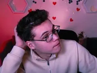 Freechat lucas-long on CamSoda