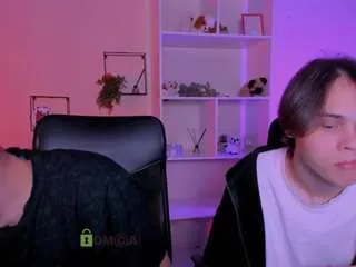 Freechat lucas-long on CamSoda