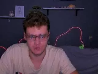 Freechat lucas-long on CamSoda