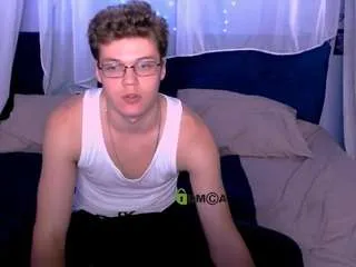 Freechat lucas-long on CamSoda