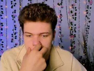 Freechat lucas-long on CamSoda