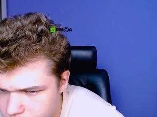 Freechat lucas-long on CamSoda