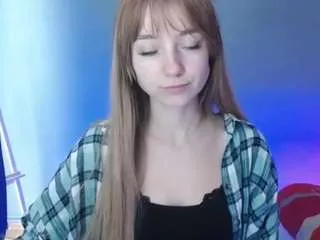 Offline lucialittle on CamSoda