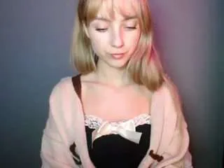 Offline lucialittle on CamSoda