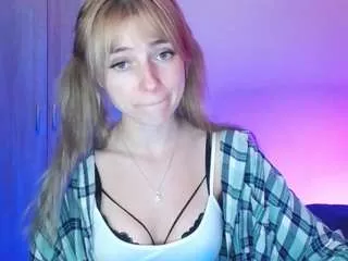 Offline lucialittle on CamSoda